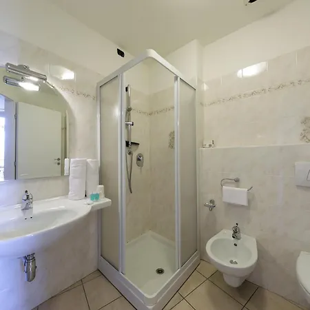 Zust Szálloda 3*